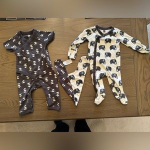 ‼️Baby Tea Clothing Lot w/ reversible Bib!